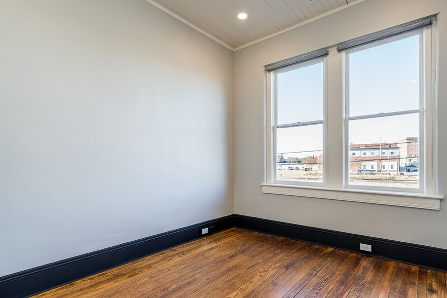 More Photos Of 201 Chatham St, Sanford Office Residential For Sale