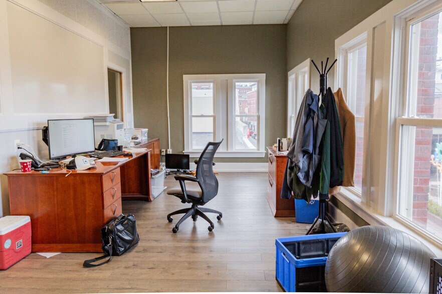 More Photos Of 496-498 Congress St, Portland Storefront Retail Office For Sale