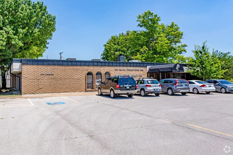 Primary Photo Of 3225 S Norwood Ave, Tulsa Coworking Space