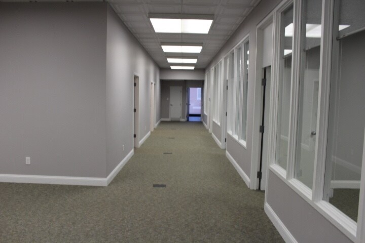 More Photos Of 121 N Chestnut St, Seymour Medical For Sale