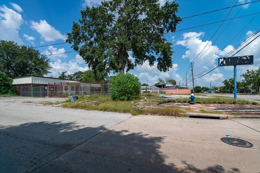 More Photos Of 741 McDaniel St, Houston Land For Sale