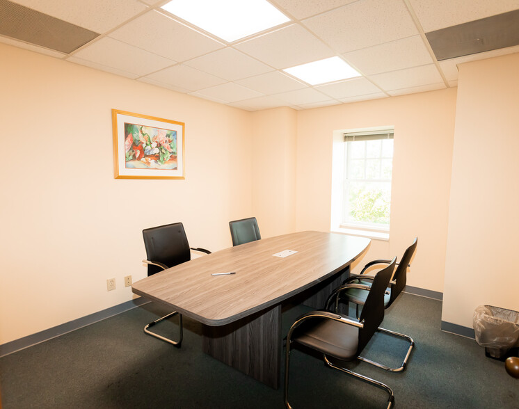 More Photos Of 1302 Noble St, Anniston Office Residential For Lease