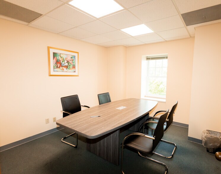 More Photos Of 1302 Noble St, Anniston Office Residential For Lease