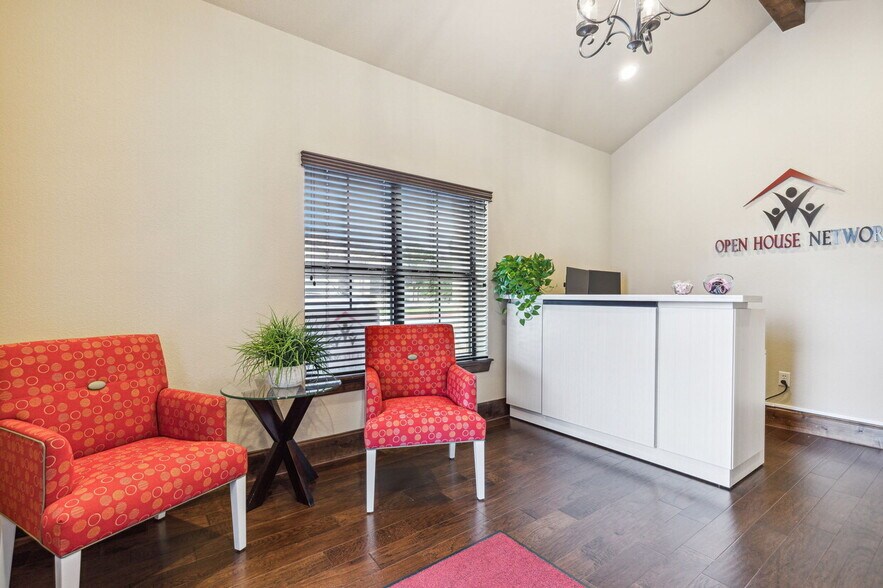 More Photos Of 2101 E Kirkwood Blvd, Southlake Office For Lease