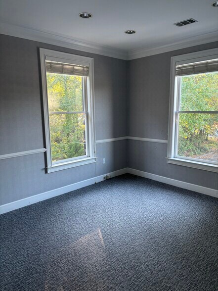 More Photos Of 1742 Mount Vernon Rd, Dunwoody Office For Lease