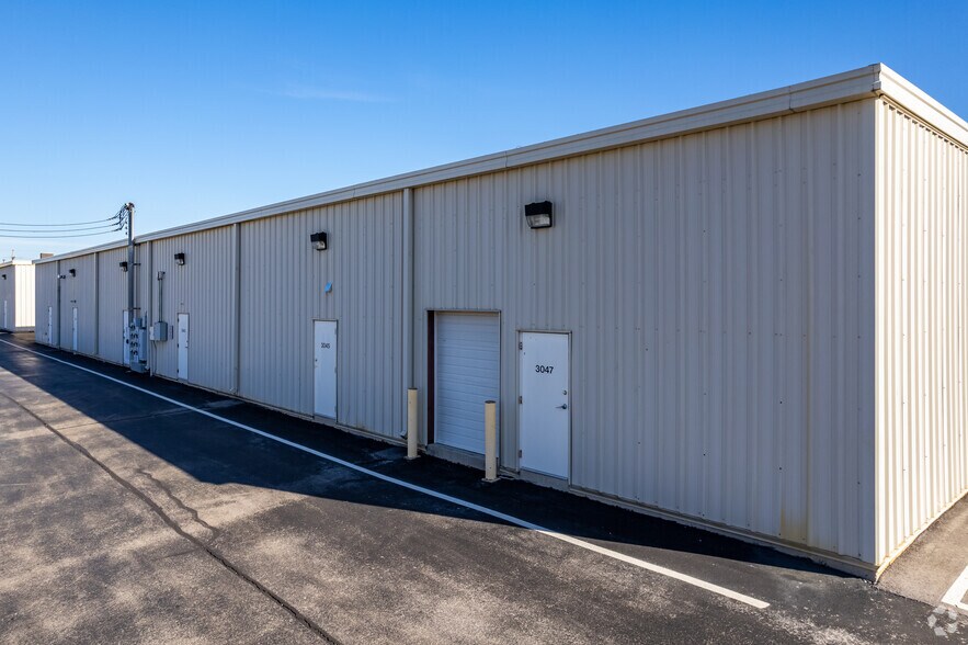 More Photos Of 3037-3043 S Kansas Expy, Springfield Unknown For Lease