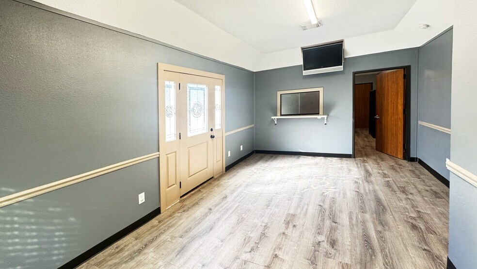 More Photos Of 6623 Gulf Fwy, Houston Office Residential For Sale