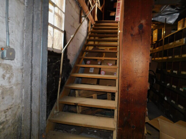 More Photos Of 448 Manville Rd, Pleasantville Office Residential For Sale