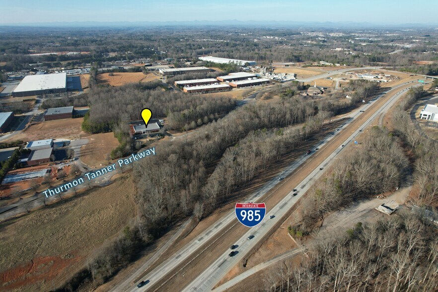 More Photos Of 4052 Thurmon Tanner Rd, Flowery Branch Flex For Lease