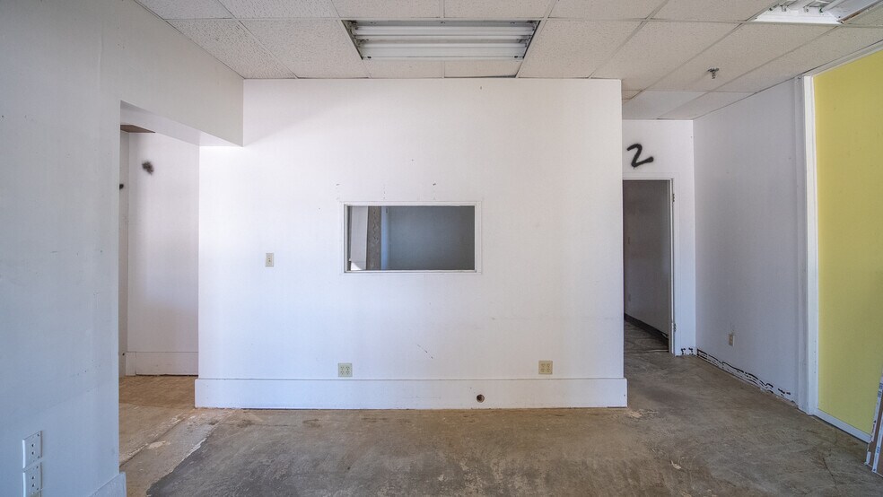 More Photos Of 2002 2nd St SW, Rochester Storefront Retail Office For Sale