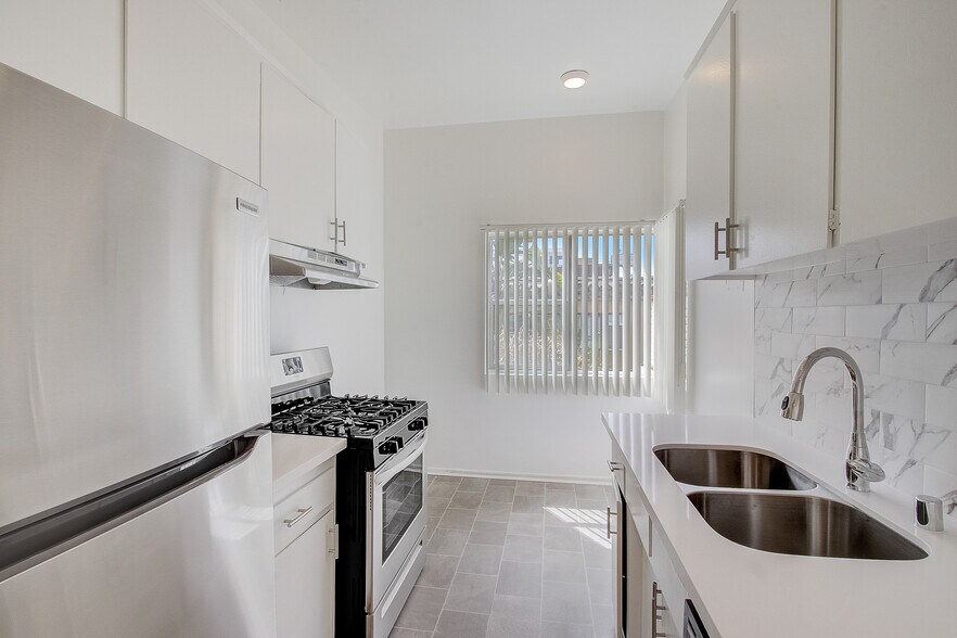 More Photos Of 3344 Keystone Ave, Los Angeles Apartments For Sale