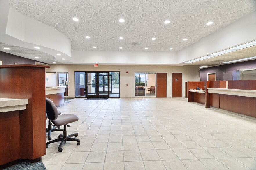 More Photos Of 3139 Voyager Dr, Green Bay Bank For Sale