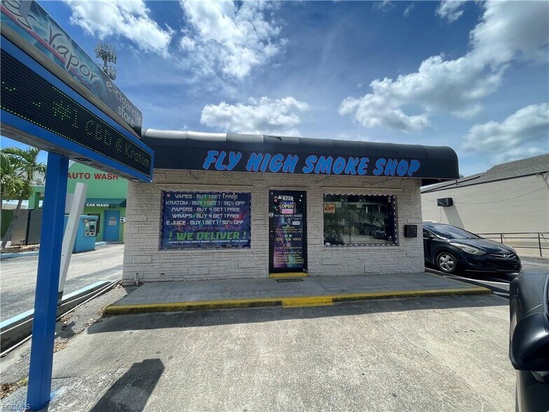 Primary Photo Of 820 Cape Coral Pky, Cape Coral Freestanding For Sale