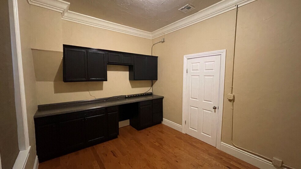 More Photos Of 415 N Muskogee Ave, Tahlequah Storefront Retail Residential For Sale