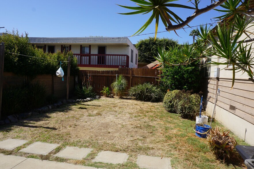 More Photos Of 2045 Diamond St, San Diego Apartments For Sale