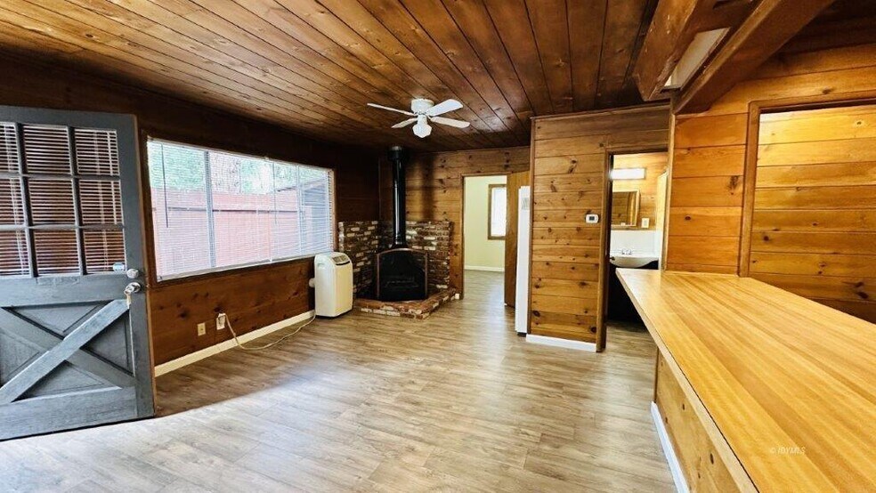 More Photos Of , Idyllwild-Pine Cove Multifamily For Sale