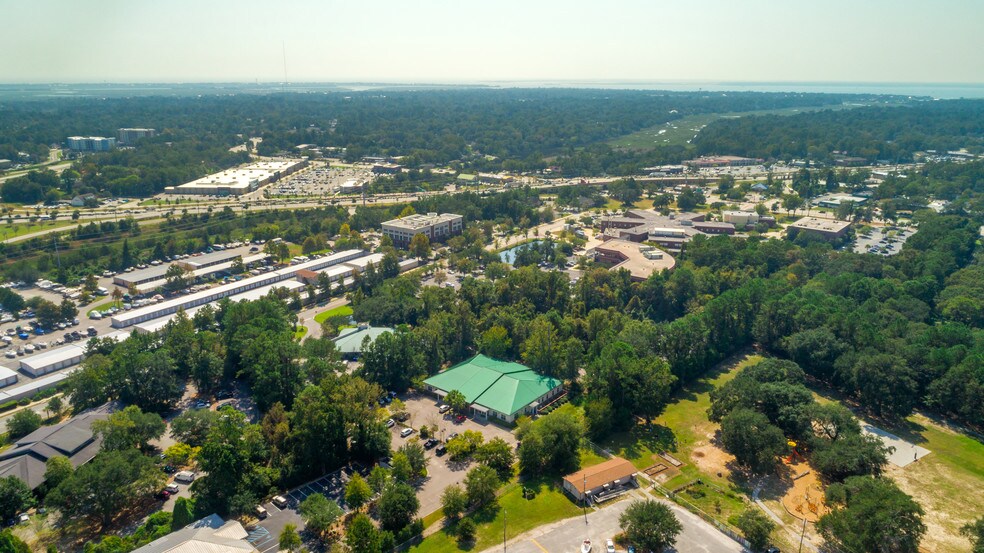 More Photos Of 897 Von Kolnitz Rd, Mount Pleasant Medical For Lease