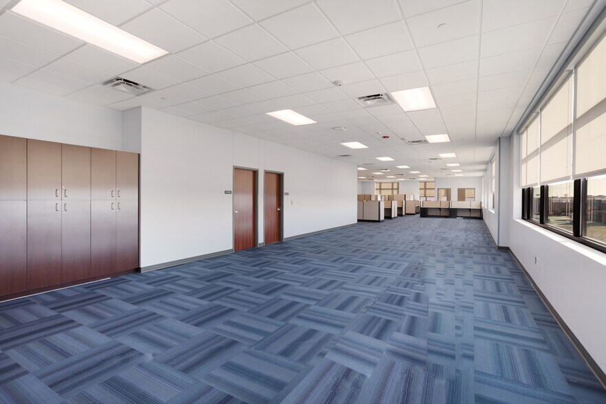 More Photos Of 4200 Mapleshade Ln, Plano Office For Sale