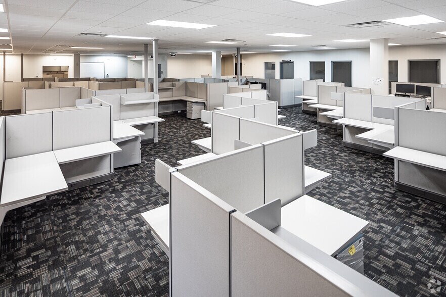More Photos Of 5642-5652 Meadowlane St, New Port Richey Office For Sale