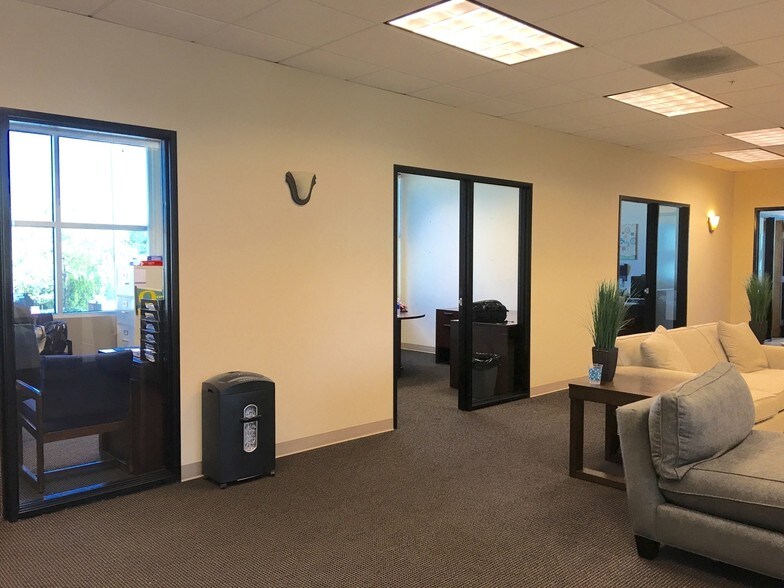 More Photos Of 1406 SE 164th Ave, Vancouver Office For Lease