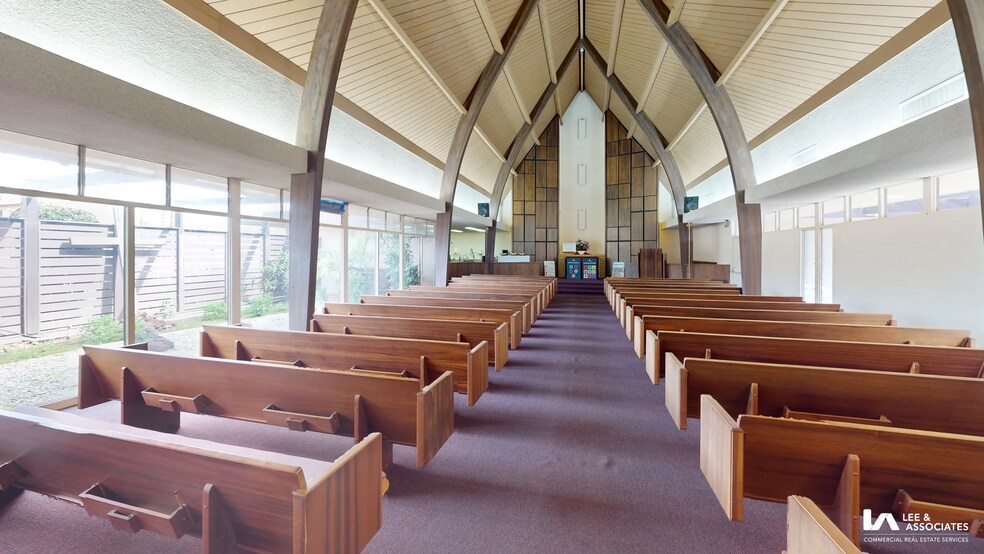 More Photos Of 3525 Elm Ave, Long Beach Showroom For Sale