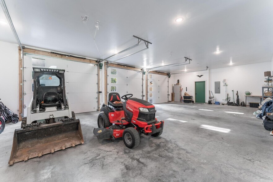 More Photos Of 13870 HWY 279, Gravette Flex For Sale