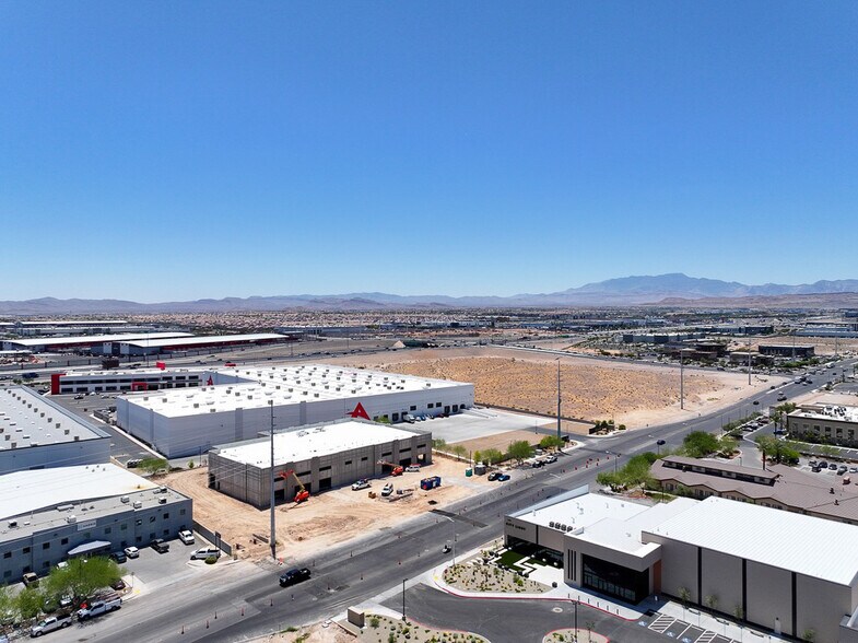 More Photos Of 5765 W Sunset Rd, Las Vegas Distribution For Sale