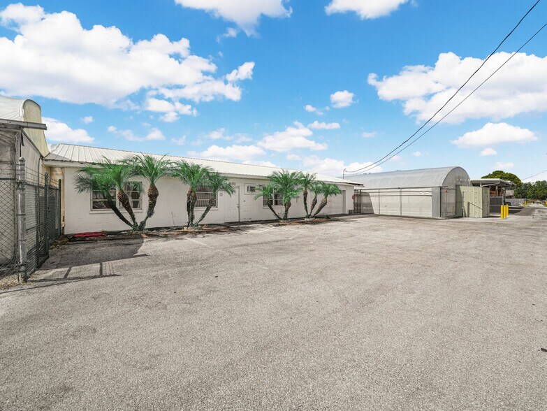 More Photos Of 16110 US 27, Lake Wales Light Distribution For Lease