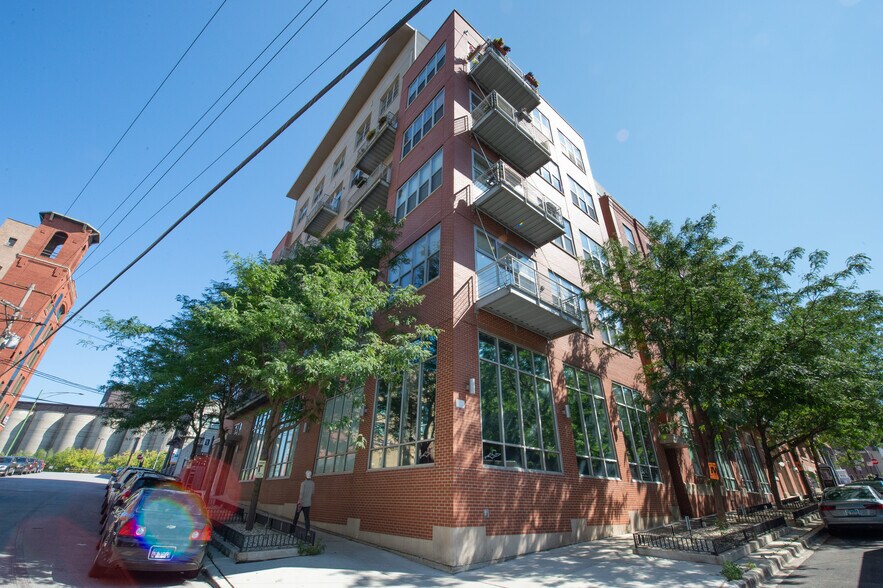 More Photos Of 824 W Superior St, Chicago Office Residential For Sale