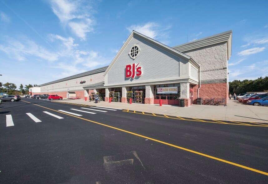 Primary Photo Of 2100 Bay St, Taunton General Retail For Sale