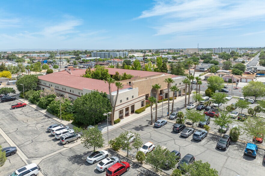 More Photos Of 44725 10th St W, Lancaster Medical For Sale