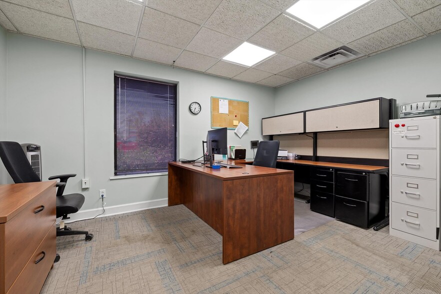 More Photos Of 1801 E 23rd St, Chattanooga Light Distribution For Lease