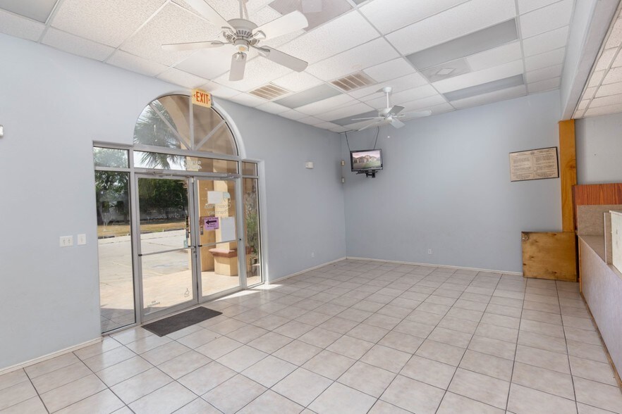 More Photos Of 1740 Boca Chica Blvd, Brownsville Drugstore For Lease