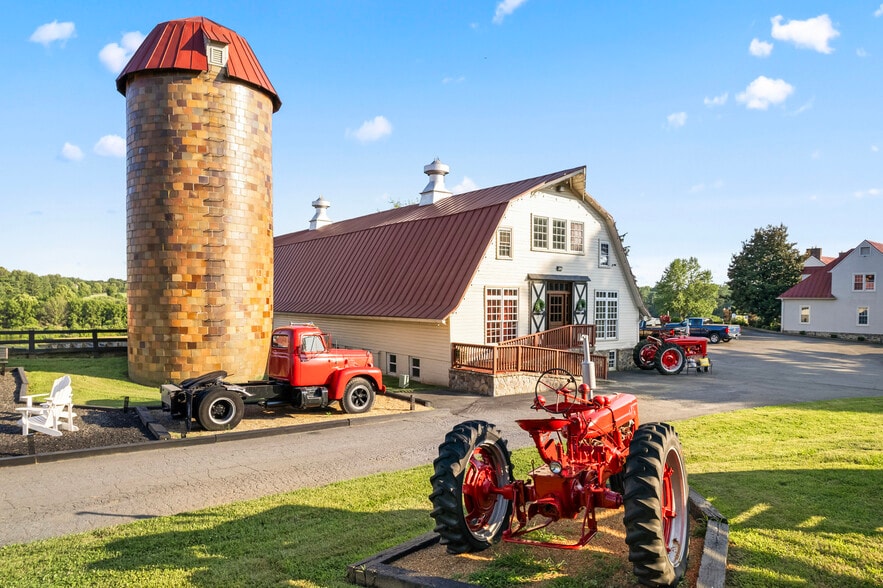 More Photos Of 15158 Berlin Tpke, Purcellville Lodge Meeting Hall For Sale