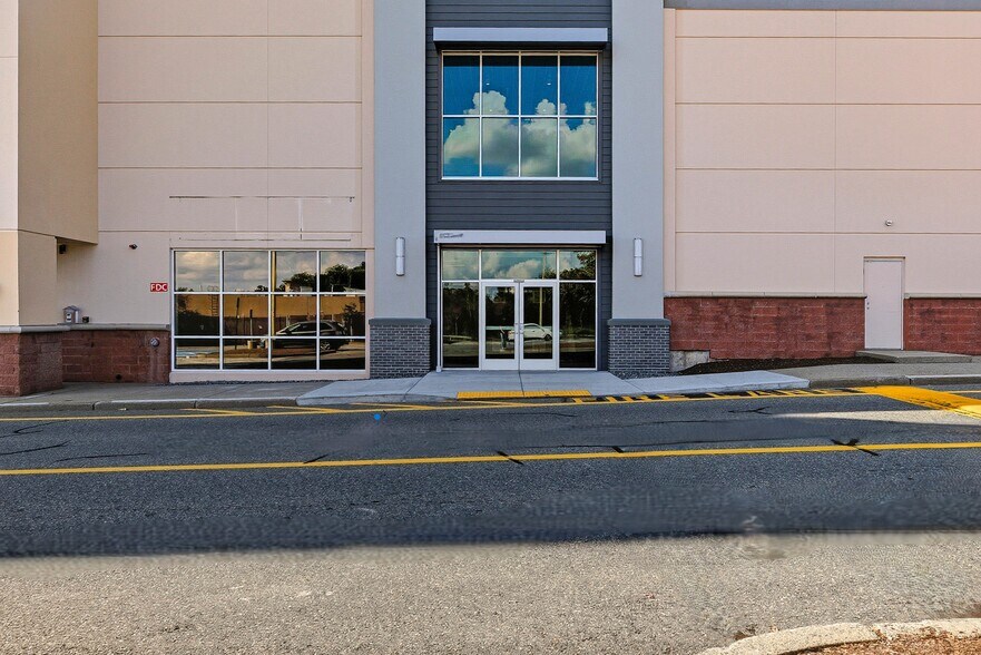 More Photos Of 1385 S Washington St, North Attleboro Storefront For Lease