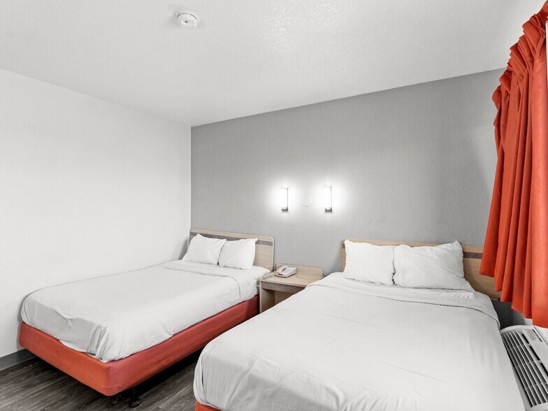 More Photos Of 1150 Wilkins Cir, Casper Hotel For Sale