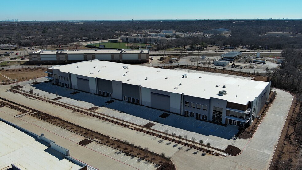 More Photos Of Mustang Court at DFW International Airport, Bldg 1, Grapevine Unknown For Lease