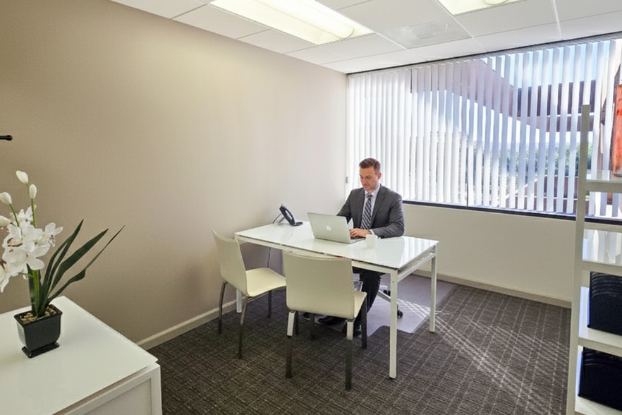 More Photos Of 445 Marine View Ave, Del Mar Office For Lease