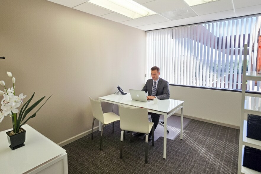 More Photos Of 445 Marine View Ave, Del Mar Coworking Space