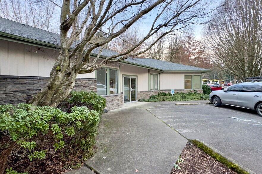 More Photos Of 4631 Whitman Ln SE, Lacey Medical For Lease