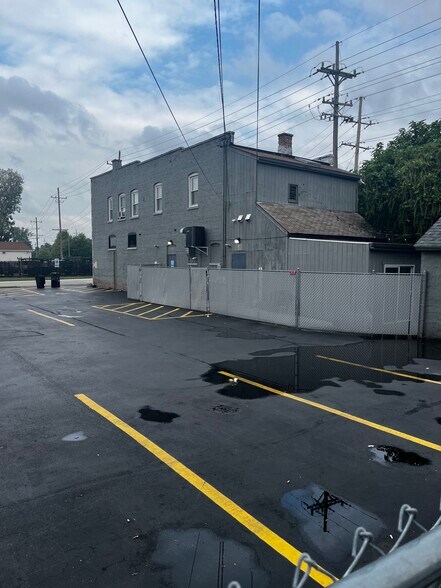 More Photos Of 717 Bellwood Ave, Bellwood Bar For Sale