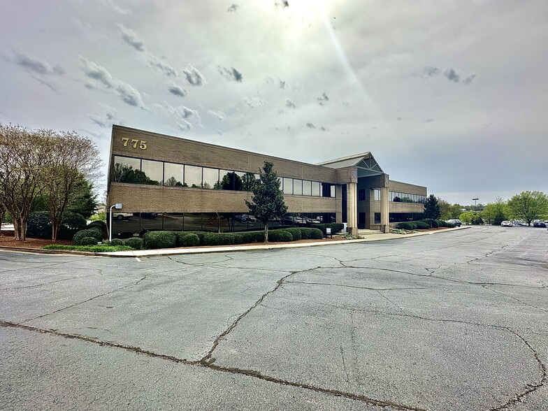 Primary Photo Of 775 Spartan Blvd, Spartanburg Medical For Lease