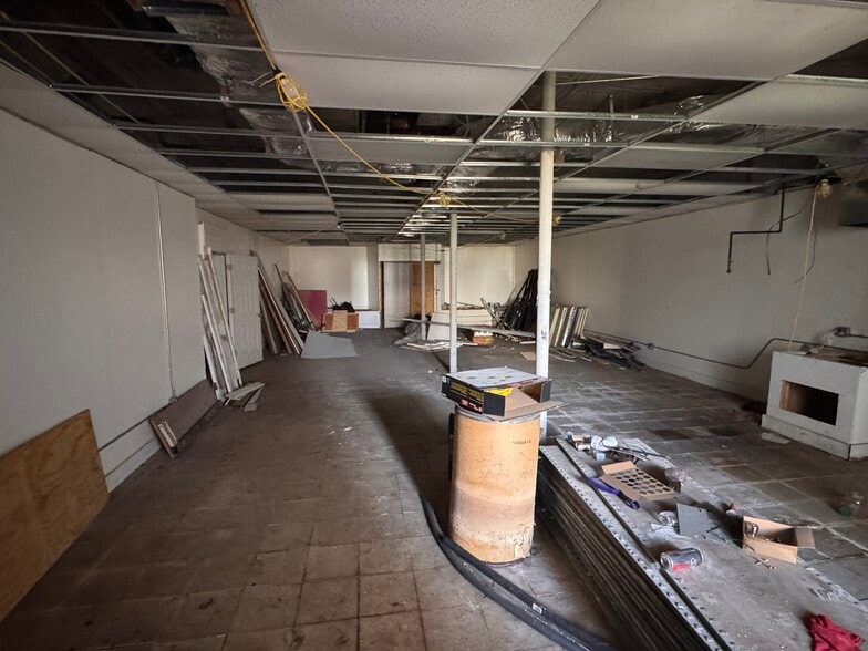 More Photos Of 369-371 S Central Ave, Columbus Bar For Sale