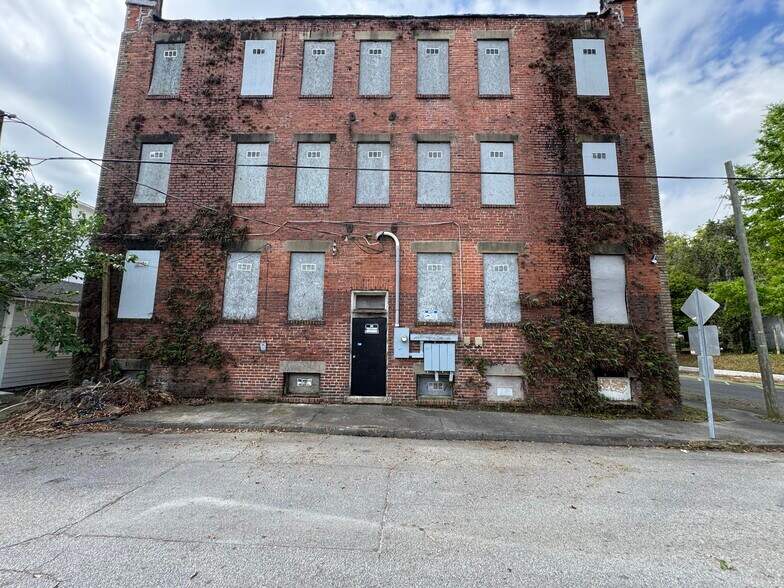 More Photos Of 302 E Victory Dr, Savannah Apartments For Sale