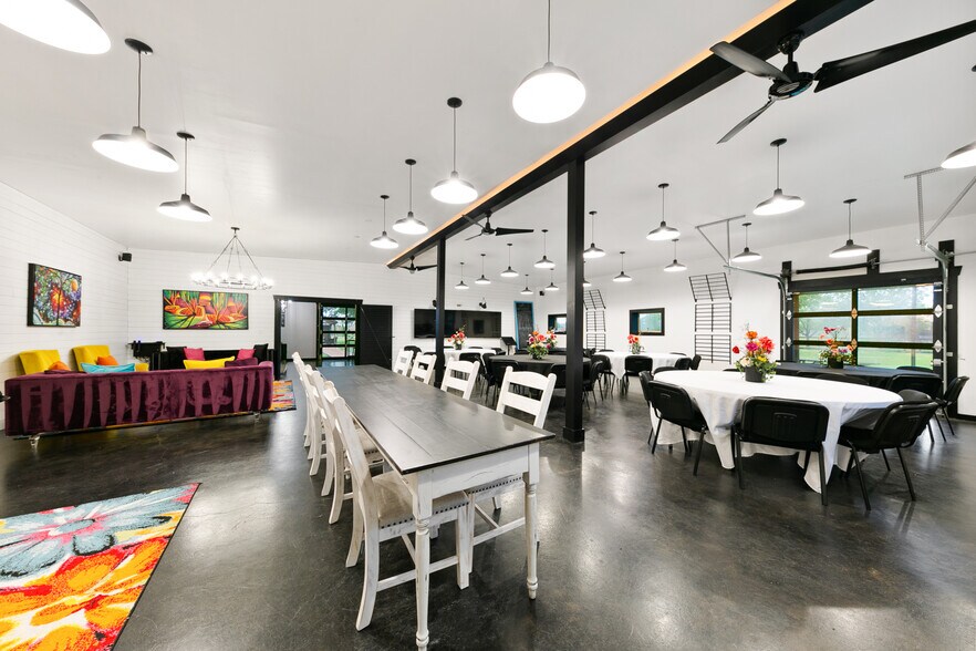 More Photos Of 10419 W Hidden Lake Ln, Richmond Religious Facility For Sale