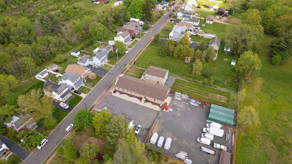 More Photos Of 37 S Main St, Windsor Office Residential For Lease