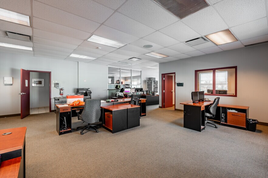 More Photos Of 500 Montée Labossière, Vaudreuil-dorion Service For Sale