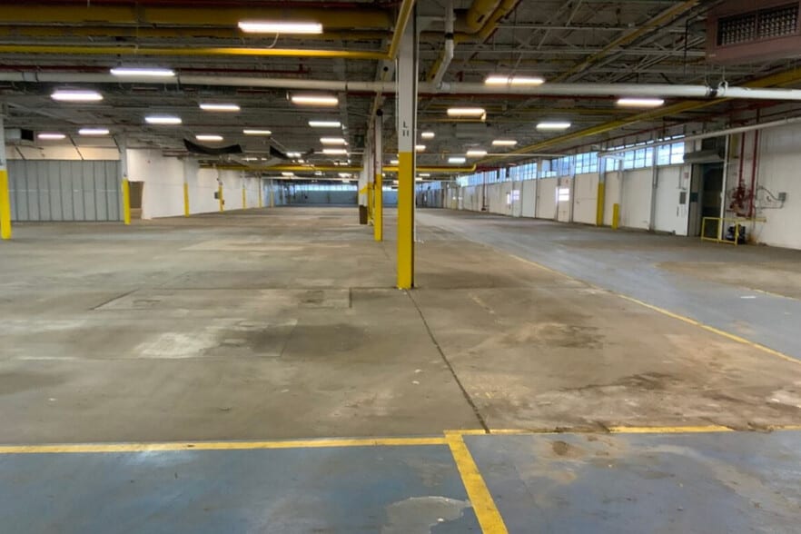 More Photos Of 2424 W 23rd St, Erie Manufacturing For Lease