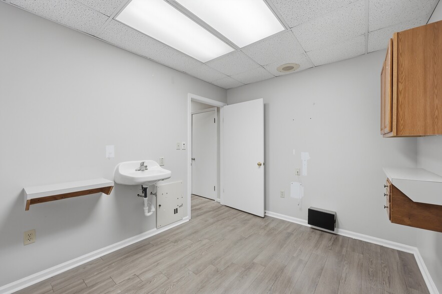 More Photos Of 2303 Pruden Blvd, Suffolk Healthcare For Sale