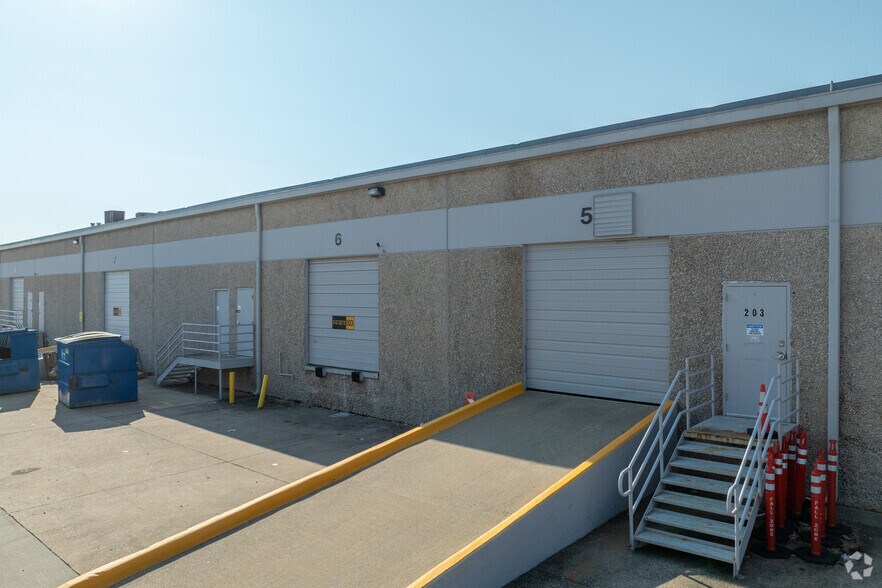More Photos Of 1213 W Carrier Pky, Grand Prairie Unknown For Lease